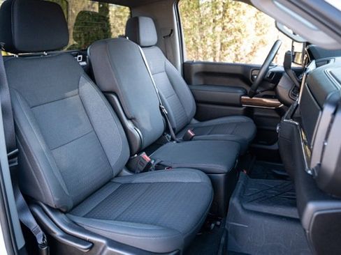 Used 2025 Chevrolet Silverado 2500 LT w/ Convenience Package image 35