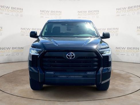 Used 2023 Toyota Tundra SR5 w/ SR5 Convenience Package AWD/4WD image 8