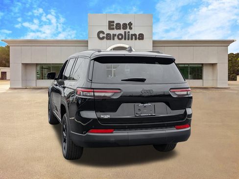 Used 2025 Jeep Grand Cherokee L Altitude image 5