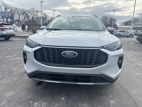 Used 2025 Ford Escape Platinum w/ Premium Technology Package image 3