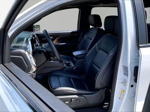 Used 2023 GMC Canyon Denali AWD/4WD image 15