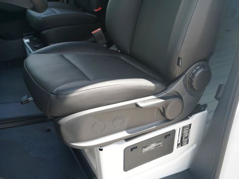 Used 2025 Mercedes-Benz Sprinter 2500 image 25