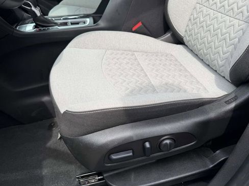 Used 2024 Chevrolet Equinox LT FWD image 17