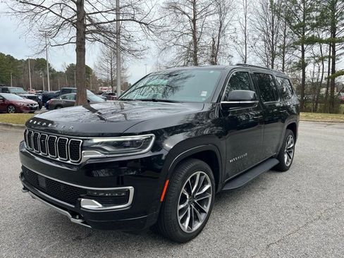 Used 2024 Jeep Wagoneer Series II w/ Premium Group I image 2