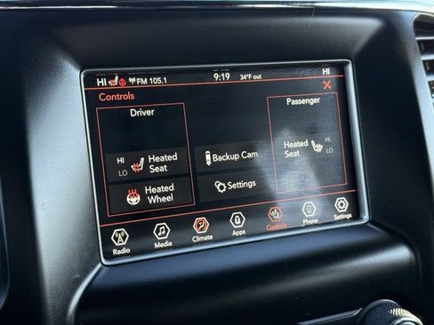 Used 2019 Jeep Grand Cherokee Laredo w/ Security & Convenience Group image 26