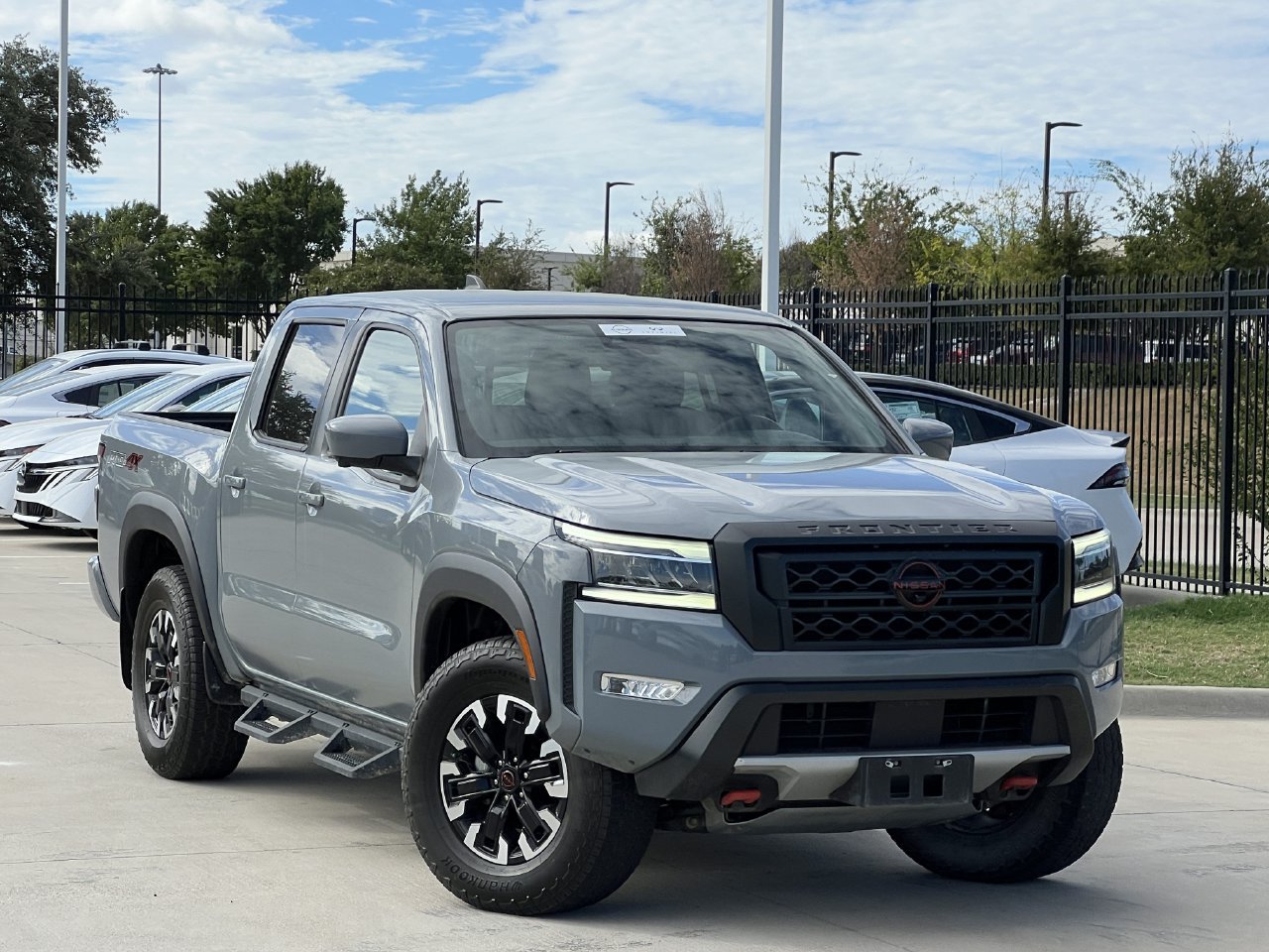 Used 2024 Nissan Frontier PRO-4X w/ Pro Convenience Package AWD/4WD image 2