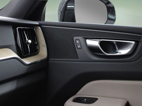 New 2026 Volvo XC60 B5 Core AWD/4WD image 41