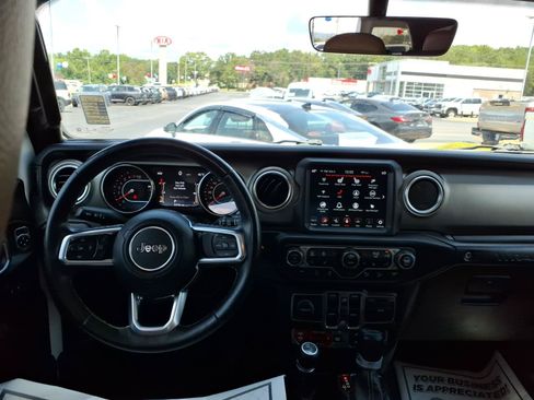 Used 2020 Jeep Wrangler Unlimited Rubicon AWD/4WD image 11