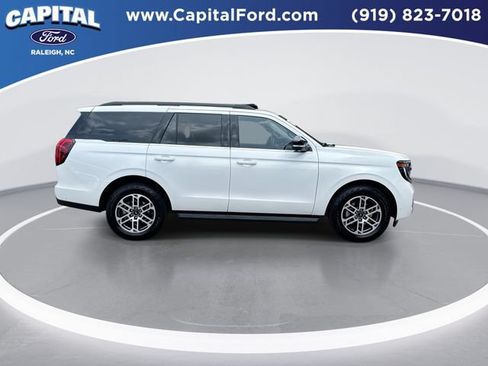 Certified 2025 Ford Expedition Active AWD/4WD image 9