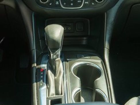 Used 2022 Chevrolet Equinox LT image 17