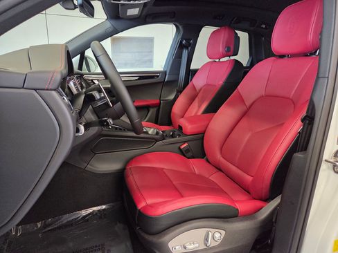 New 2026 Porsche Macan S AWD/4WD image 5