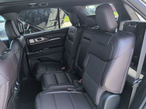 Certified 2025 Ford Explorer Platinum AWD/4WD image 14