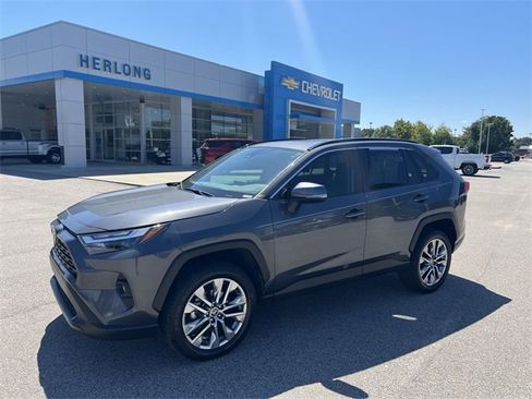 Used 2023 Toyota RAV4 XLE Premium image 4