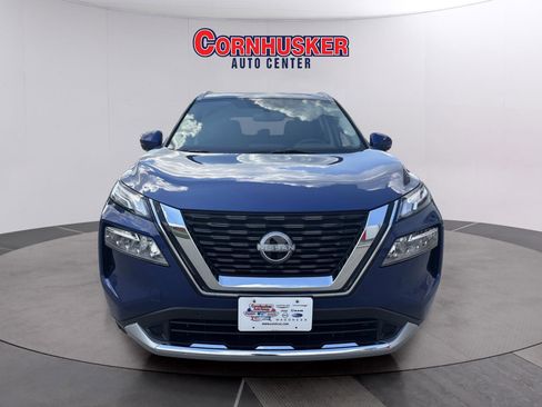 Used 2023 Nissan Rogue Platinum image 2