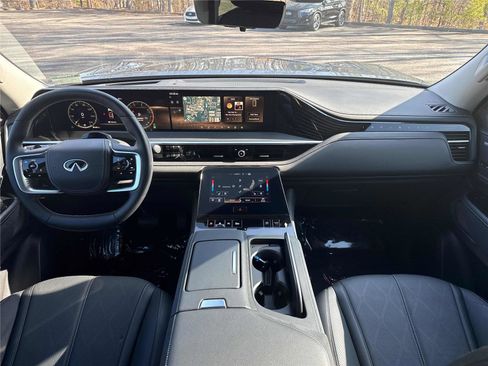 Certified 2025 INFINITI QX80 Sensory image 13