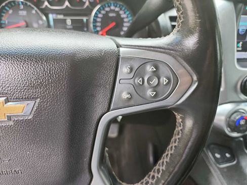 Used 2015 Chevrolet Suburban LT RWD image 16