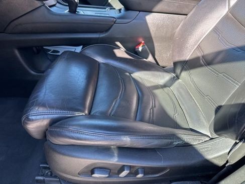 Used 2017 Cadillac XT5 Platinum w/ Driver Assist Package image 31