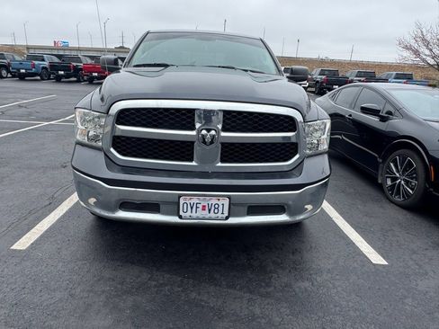 Used 2017 RAM 1500 Classic SLT image 3