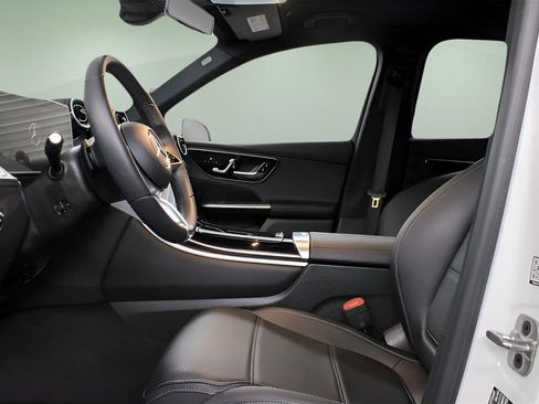 Used 2024 Mercedes-Benz GLC 300 4MATIC image 20