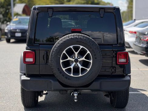 Used 2024 Jeep Wrangler Unlimited Sport AWD/4WD image 4