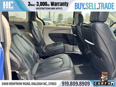 Used 2018 Chrysler Pacifica Touring-L Plus image 16