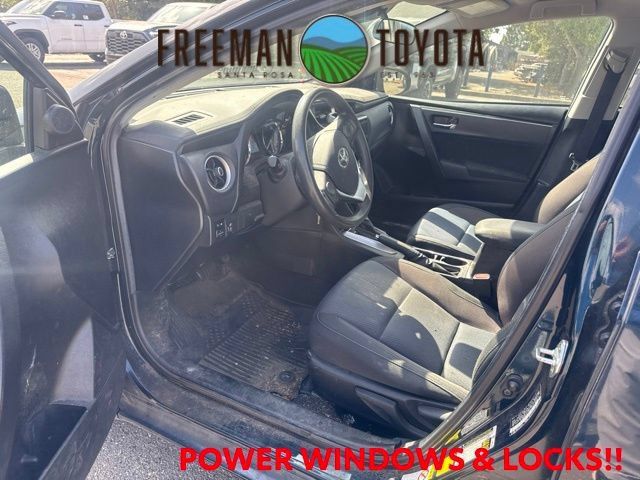 Used 2018 Toyota Corolla LE FWD image 7