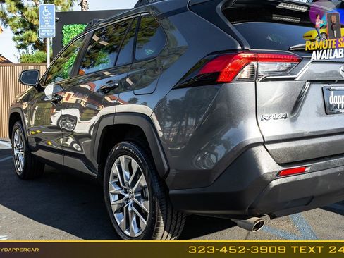 Used 2021 Toyota RAV4 XLE Premium image 9
