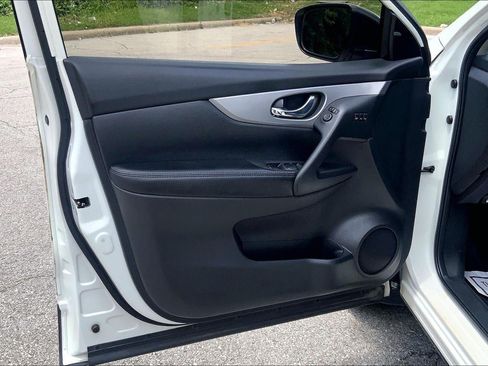 Used 2020 Nissan Rogue Sport SL w/ Premium Package FWD image 25