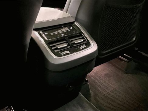 Certified 2023 Volvo XC90 B6 Ultimate w/ Lounge Package image 35