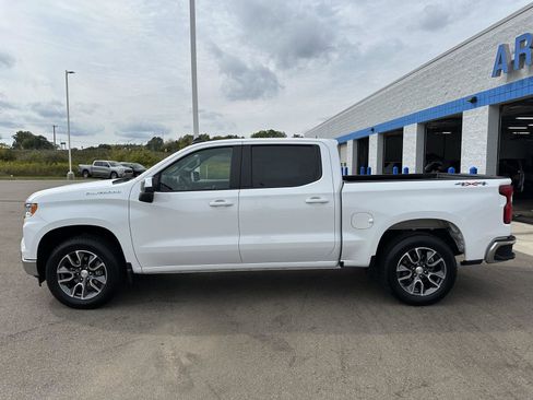 Used 2024 Chevrolet Silverado 1500 LT image 2