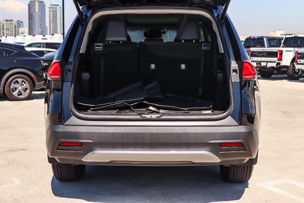 Used 2026 Toyota Grand Highlander AWD image 32