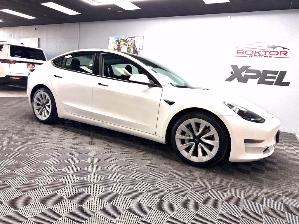 Used 2022 Tesla Model 3 RWD image 2