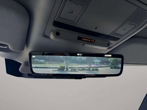 Used 2021 Land Rover Defender 110 SE image 13