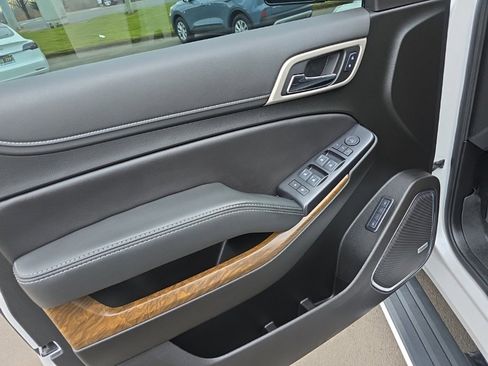 Used 2020 GMC Yukon Denali image 16