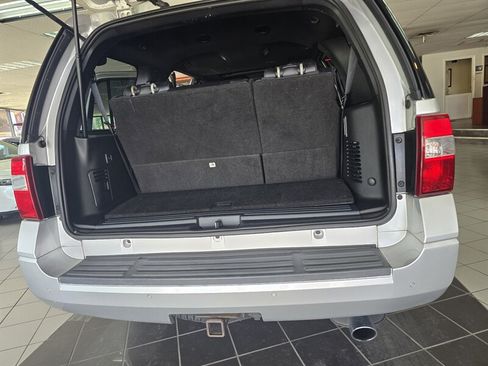 Used 2017 Ford Expedition XLT w/ Equipment Group 202A RWD image 13