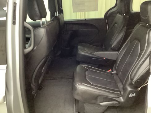 New 2026 Chrysler Pacifica Select FWD image 24