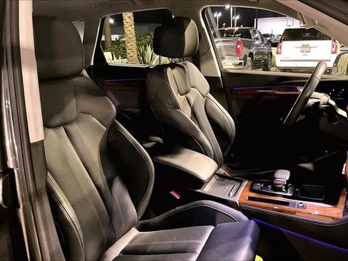 Used 2021 Audi Q5 e Prestige w/ Prestige Package image 8