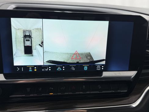 Used 2024 Chevrolet Silverado 2500 LT w/ Midnight Edition image 18