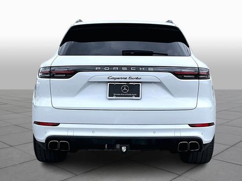 Used 2023 Porsche Cayenne Turbo image 5