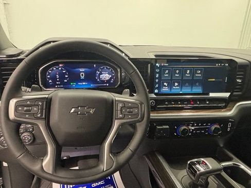 New 2026 Chevrolet Silverado 1500 RST w/ Dark Appearance Package AWD/4WD image 19