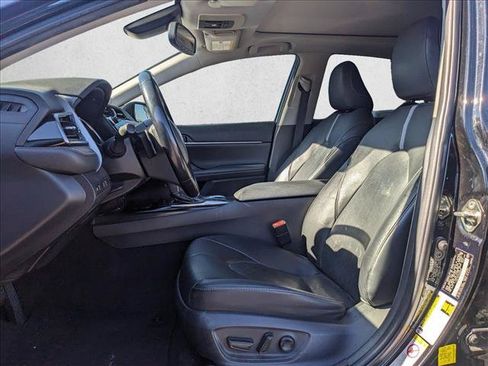 Used 2019 Toyota Camry XSE FWD image 10