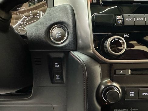 Used 2022 Lexus GX 460 Premium w/ Premium Package image 28