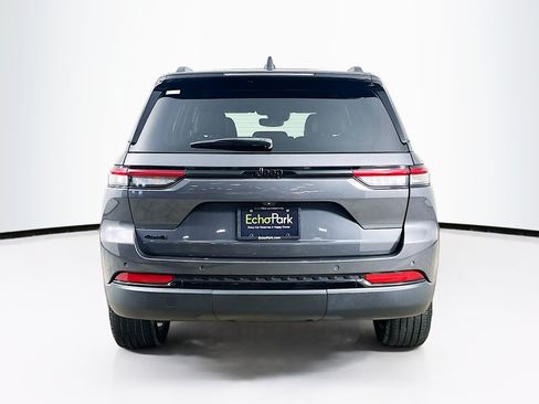 Used 2023 Jeep Grand Cherokee Altitude AWD/4WD image 7