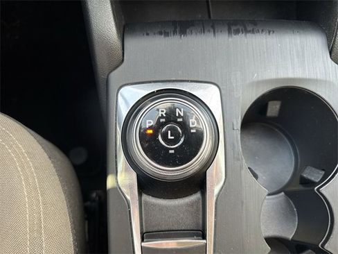 Used 2020 Ford Escape SE image 16