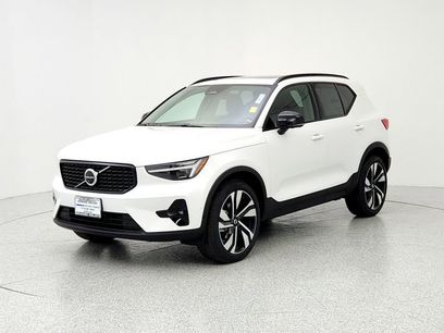 New 2025 Volvo XC40 B5 Ultra w/ Climate Package