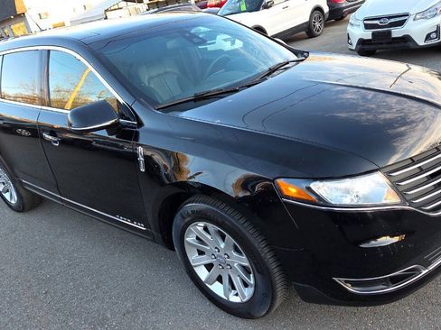 Used 2019 Lincoln MKT AWD image 19