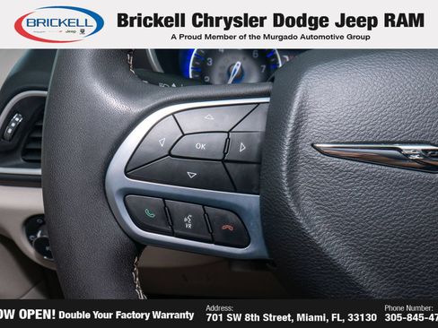 Used 2023 Chrysler Pacifica Touring-L FWD image 30