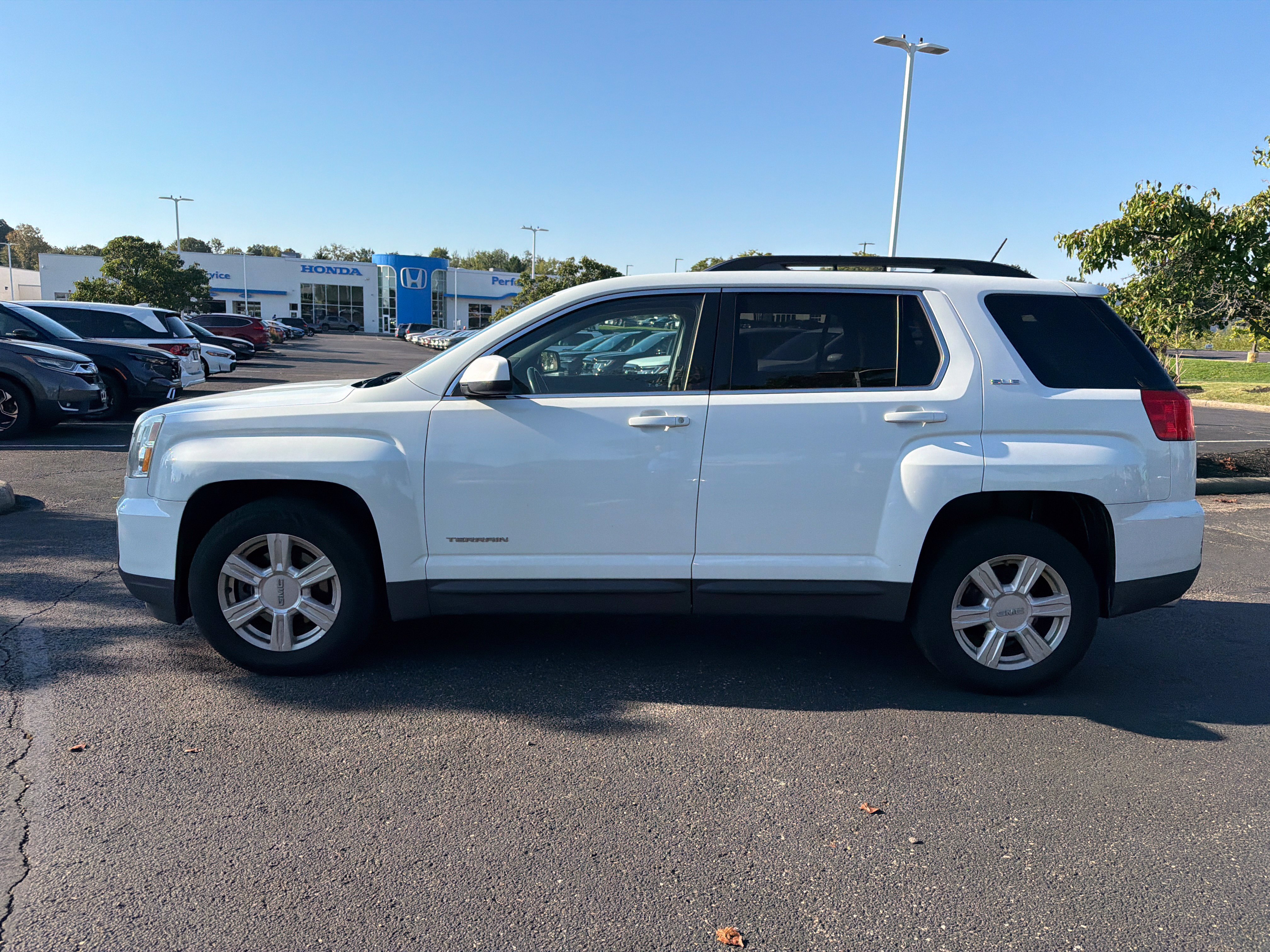 Used 2016 GMC Terrain SLE w/ Convenience Package FWD image 17