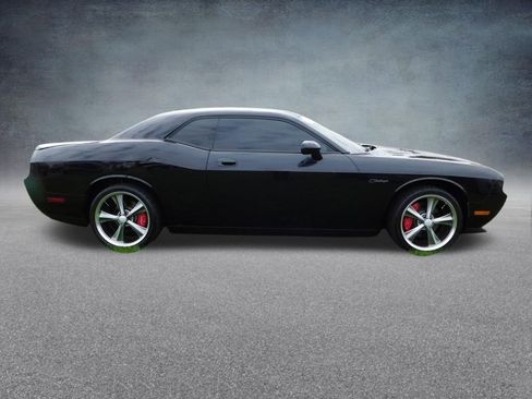Used 2010 Dodge Challenger R/T RWD image 2