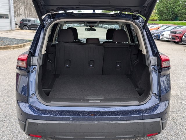 Used 2024 Nissan Rogue SV FWD image 13